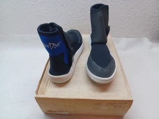 NOS - Waterdog SuperDogs Water Boots Blue/Black Size 8m/9w
